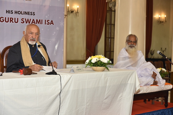 Speaker Dr Kiran Vyas and Founder Swami Isa